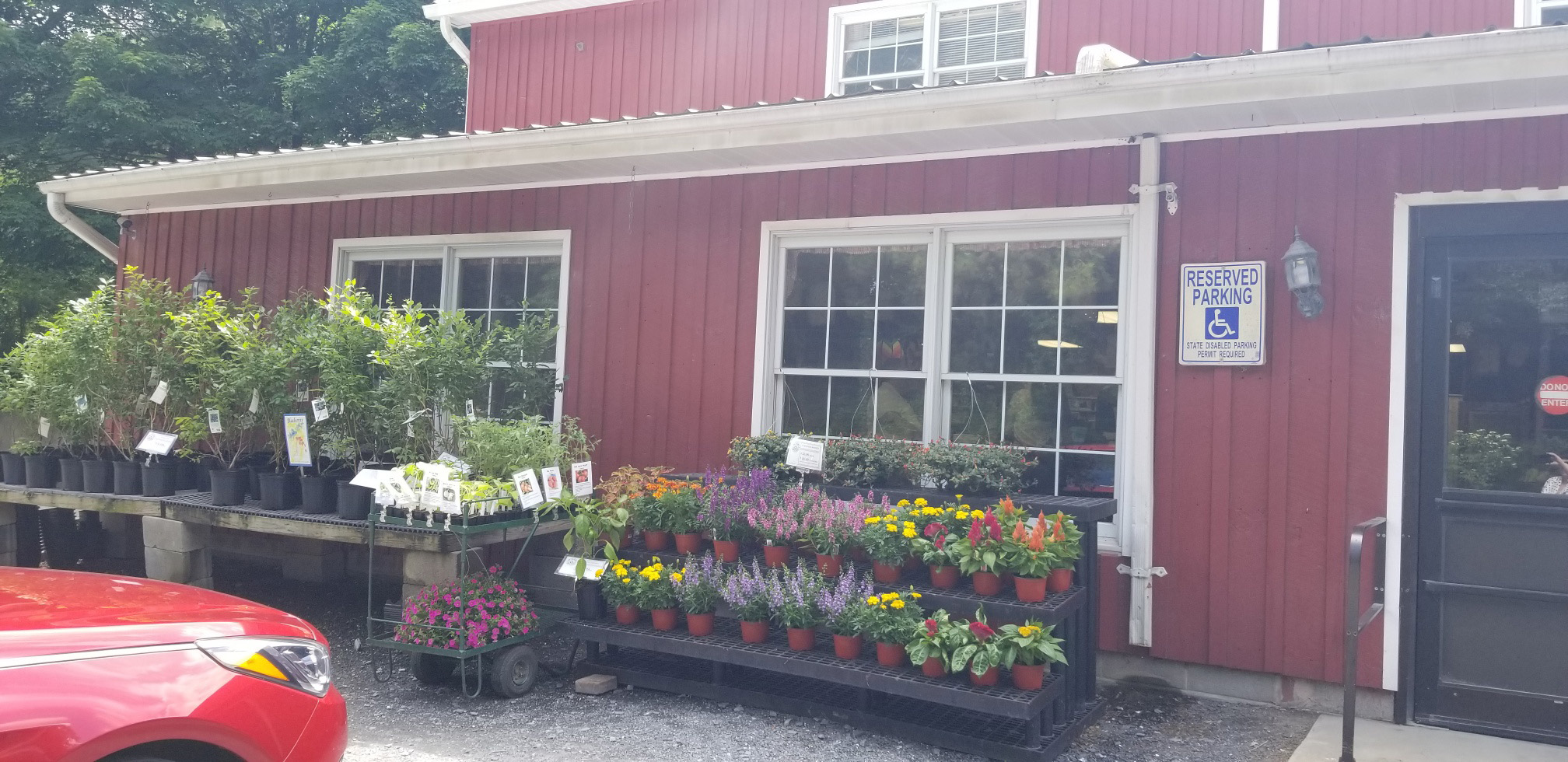 Side angle shot of Farmer's Markets storefront